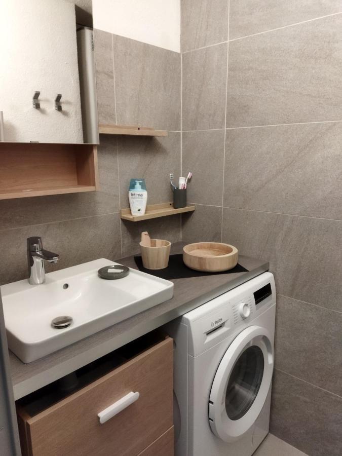 Sanary Sur Mer Appartement 30M2 T2 Avec Terrasse Piscine 10Min A Pied De La Plage Eksteriør bilde